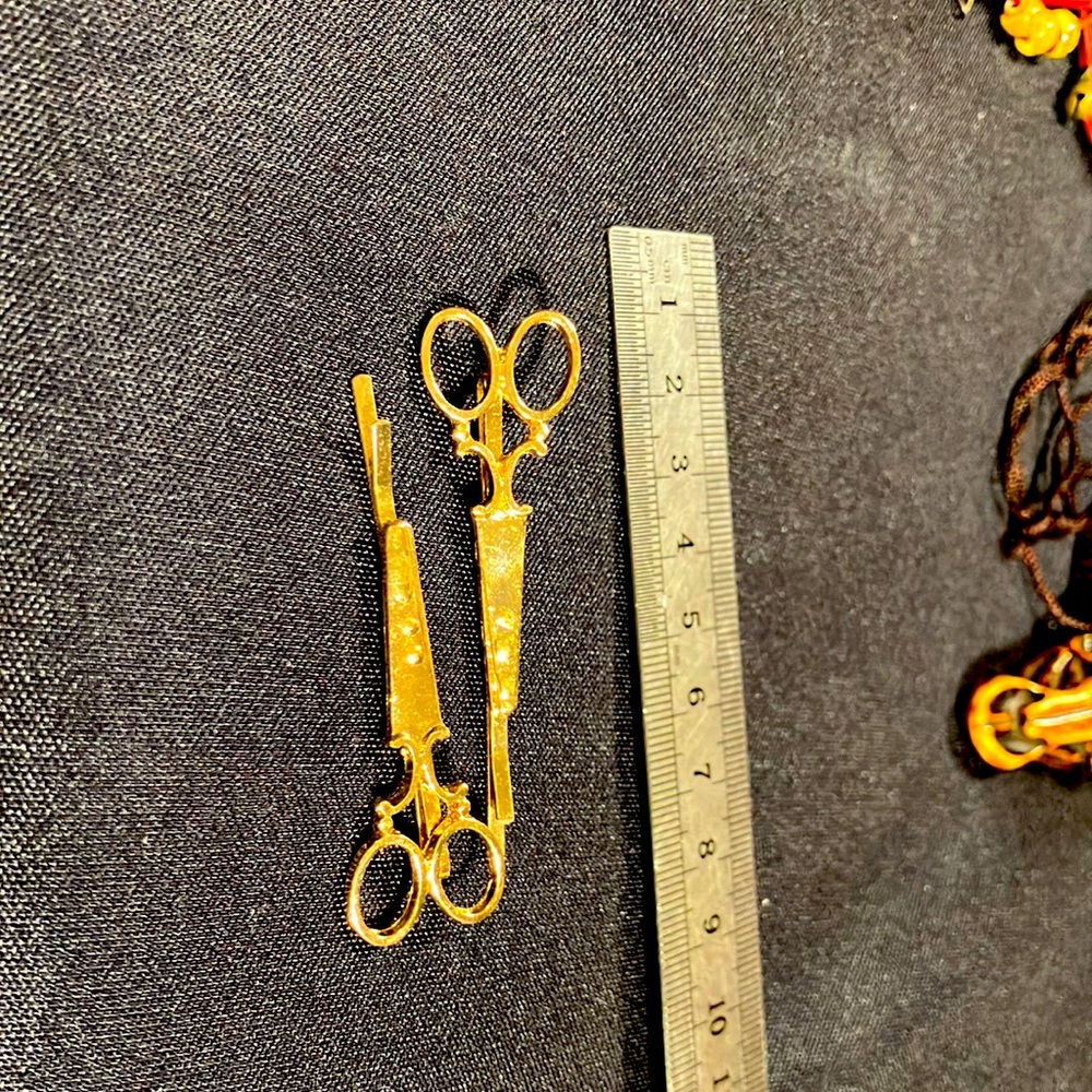 Hair clips